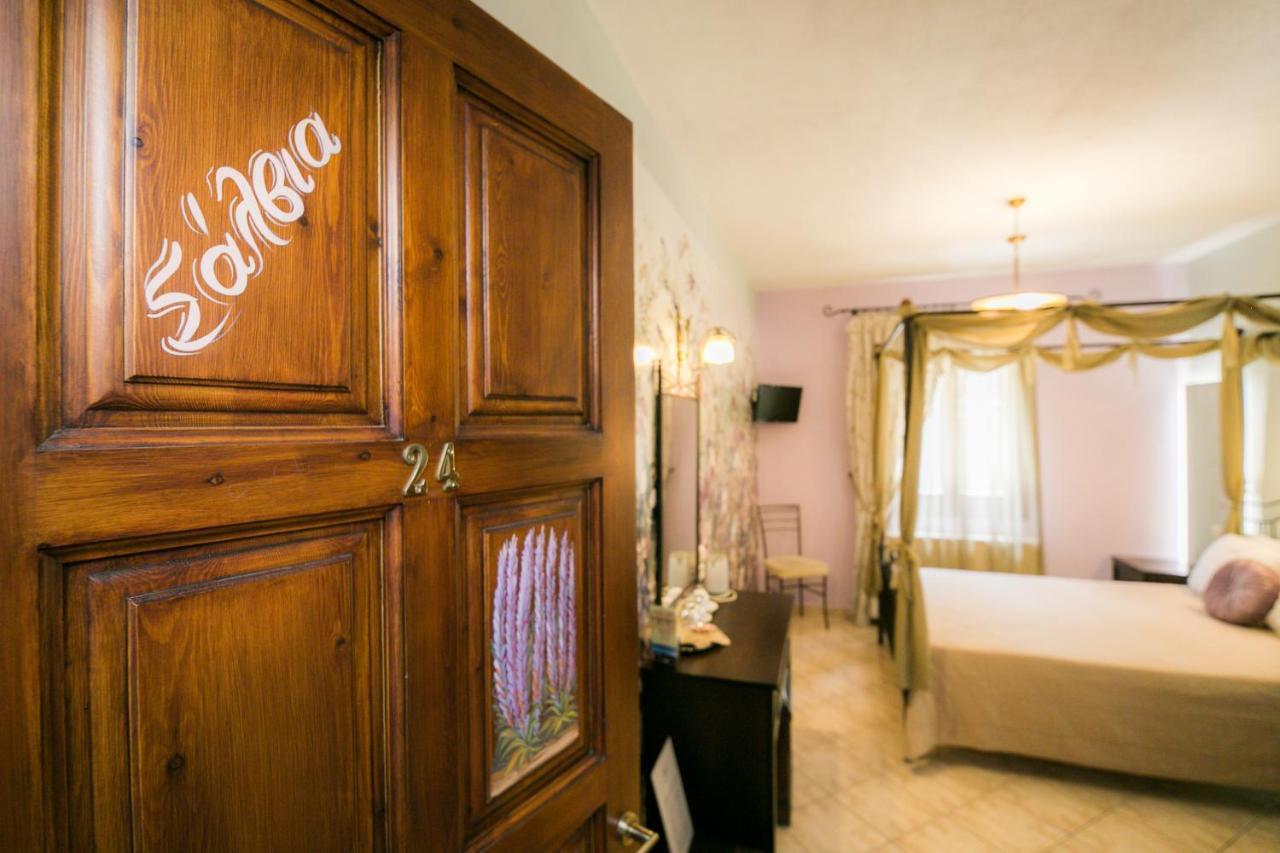 Guesthouse Iris ซาการาดา ภายนอก รูปภาพ