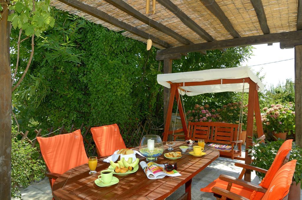 Guesthouse Iris ซาการาดา ภายนอก รูปภาพ
